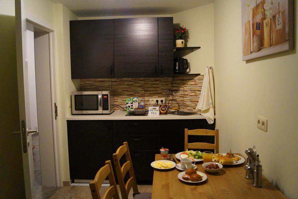 Eu Guesthouse Brüksel Dış mekan fotoğraf